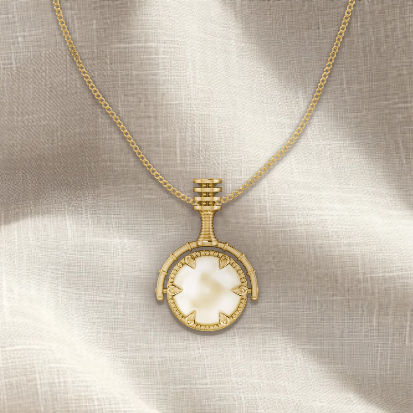 Ausaris Pendant
